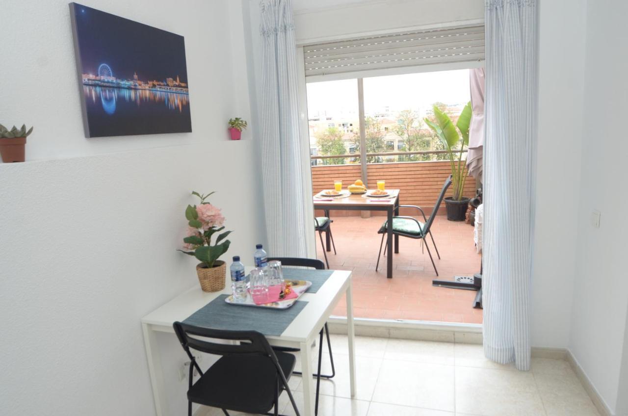 Habitacion Grande Con Terraza Privada, Malaga Centro ภายนอก รูปภาพ